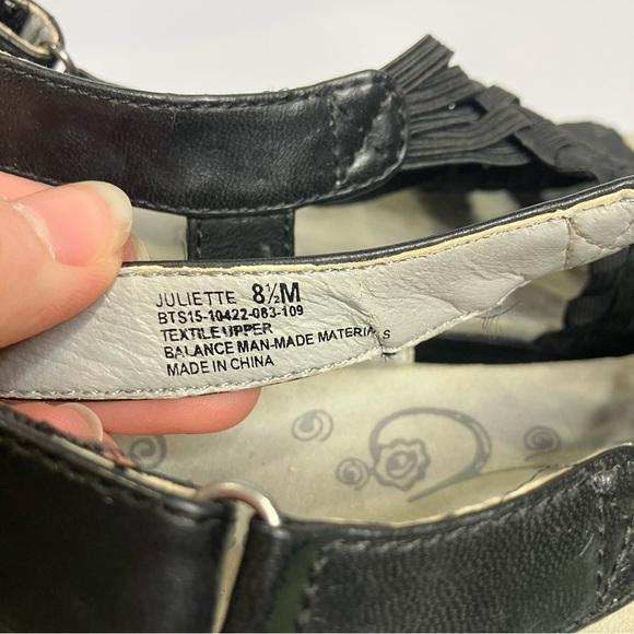 Bare Traps Juliette black faux leather sandals size 8.5 - Picture 7 of 7